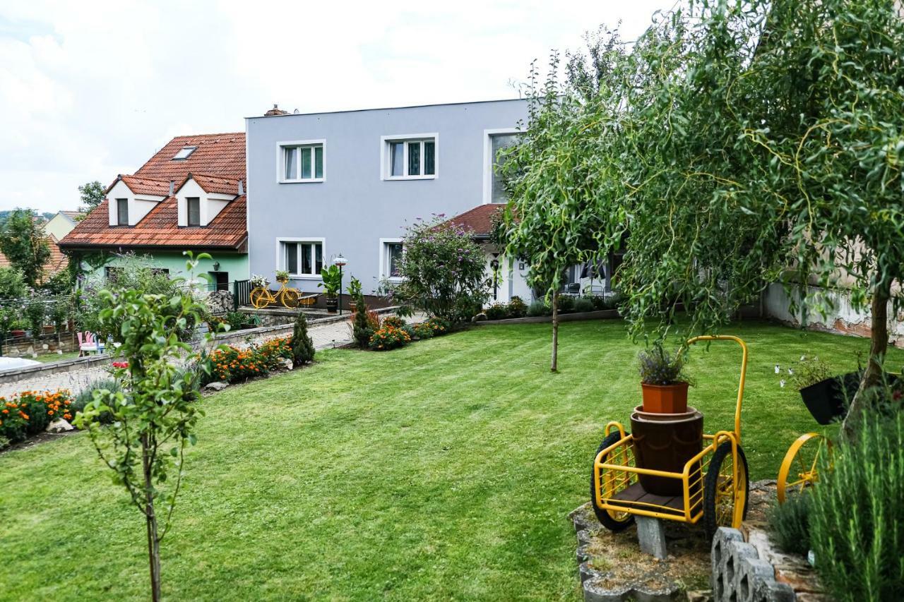 Apartment Livi Mikulov Exterior foto